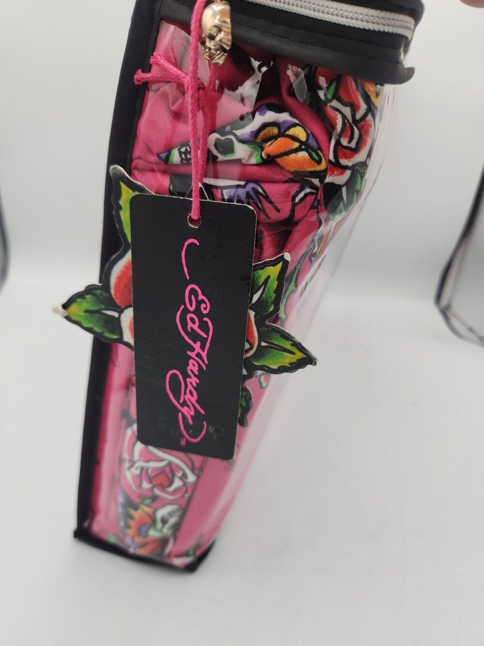 Ed Hardy Pink with Skull Butterflies & Roses 6pc QUEEN Sheet Set w/4 Pillowcases - Picture 2 of 4
